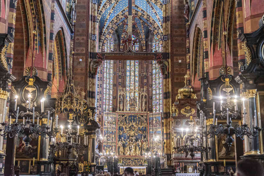 Polonia - Cracovia 027 - basílica de Santa María.jpg